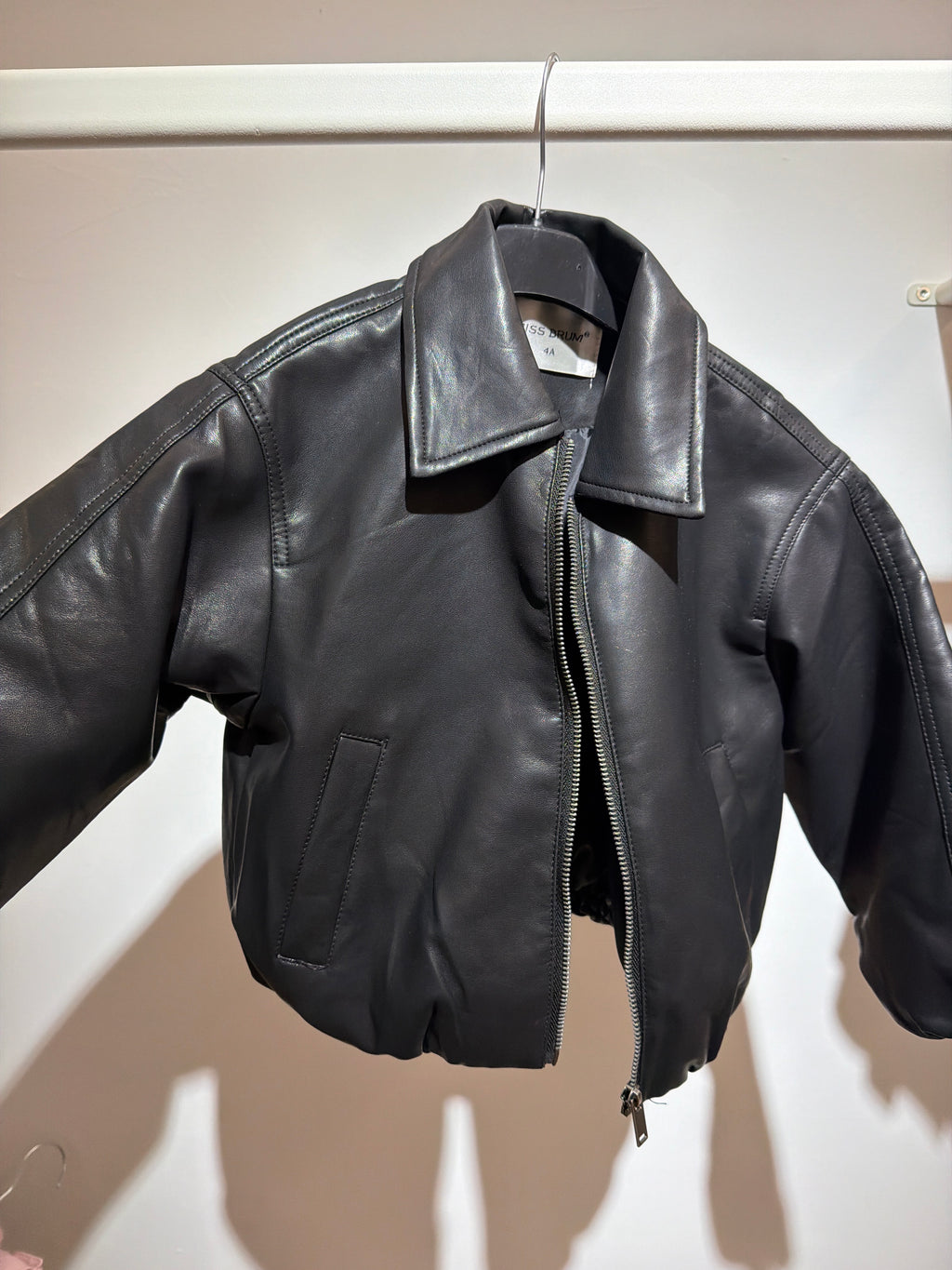 Bomber black