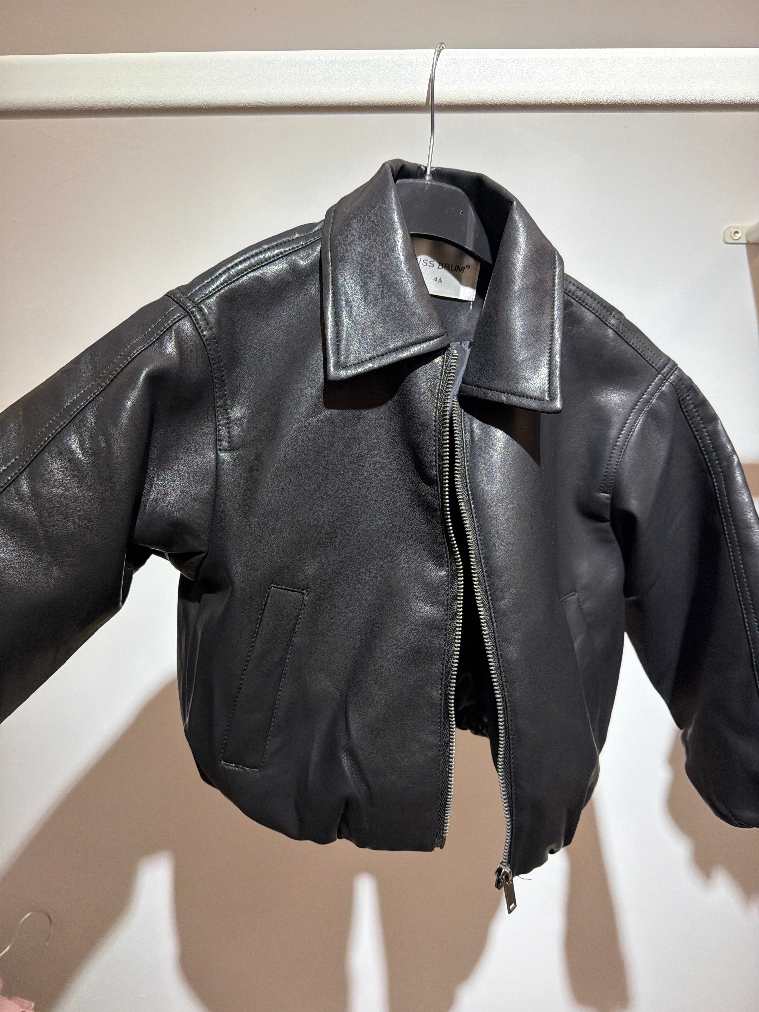 Bomber black